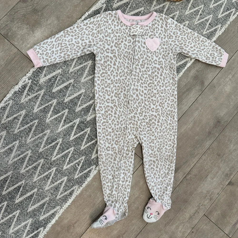 Carter’s Leopard Print Baby Toddler Girl Zip Footie One Piece Pajamas 18 Months
